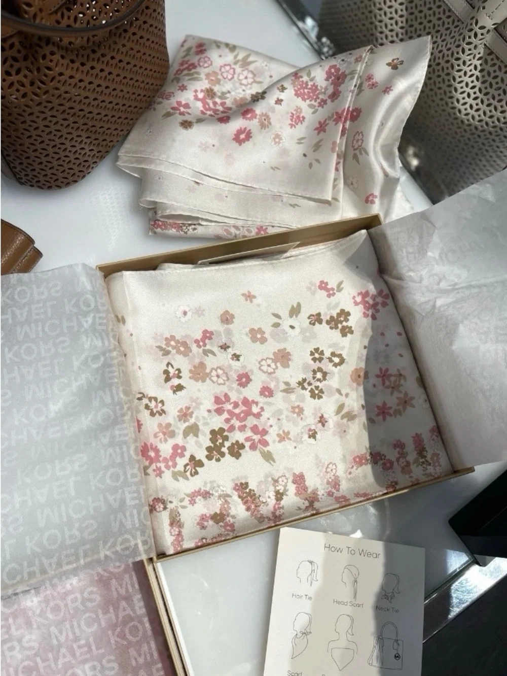 🤍New Michael Kors Dahlia Garden Silk Square